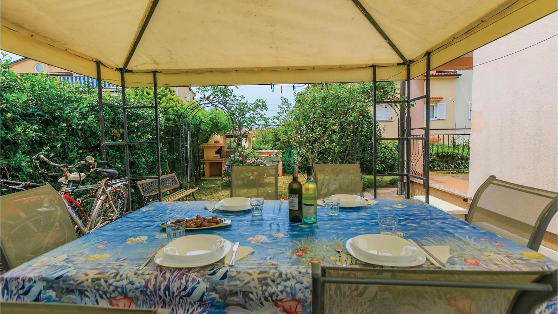 2 Bedroom Amazing Apartment In Porec